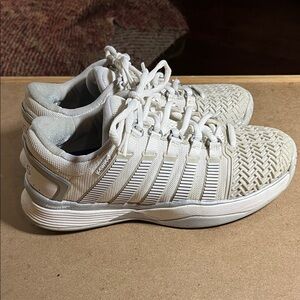 K-Swiss Hypercourt tan Athletic Sneakers for Pickleball or Tennis. Size 6.5